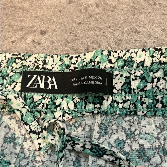 Zara green and white floral mini skirt - Picture 5 of 6